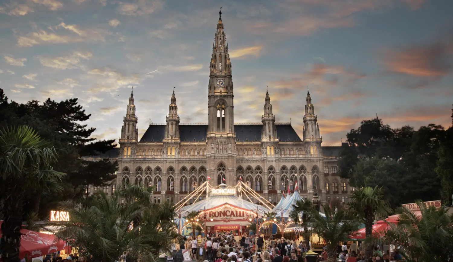 Ein Fest für die ganze Familie, das man nicht verpassen sollte. www.roncalli.at Das können Sie mit dem schau-Club