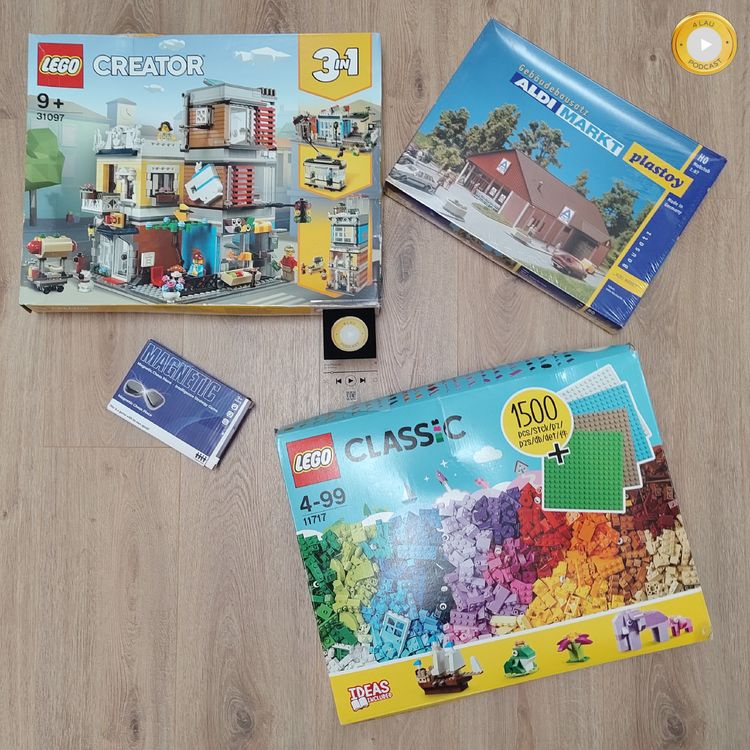die auf dem Titelbild dargestellten 4 Preise in einem Gesamtwert von etwa 200 Euro an euch