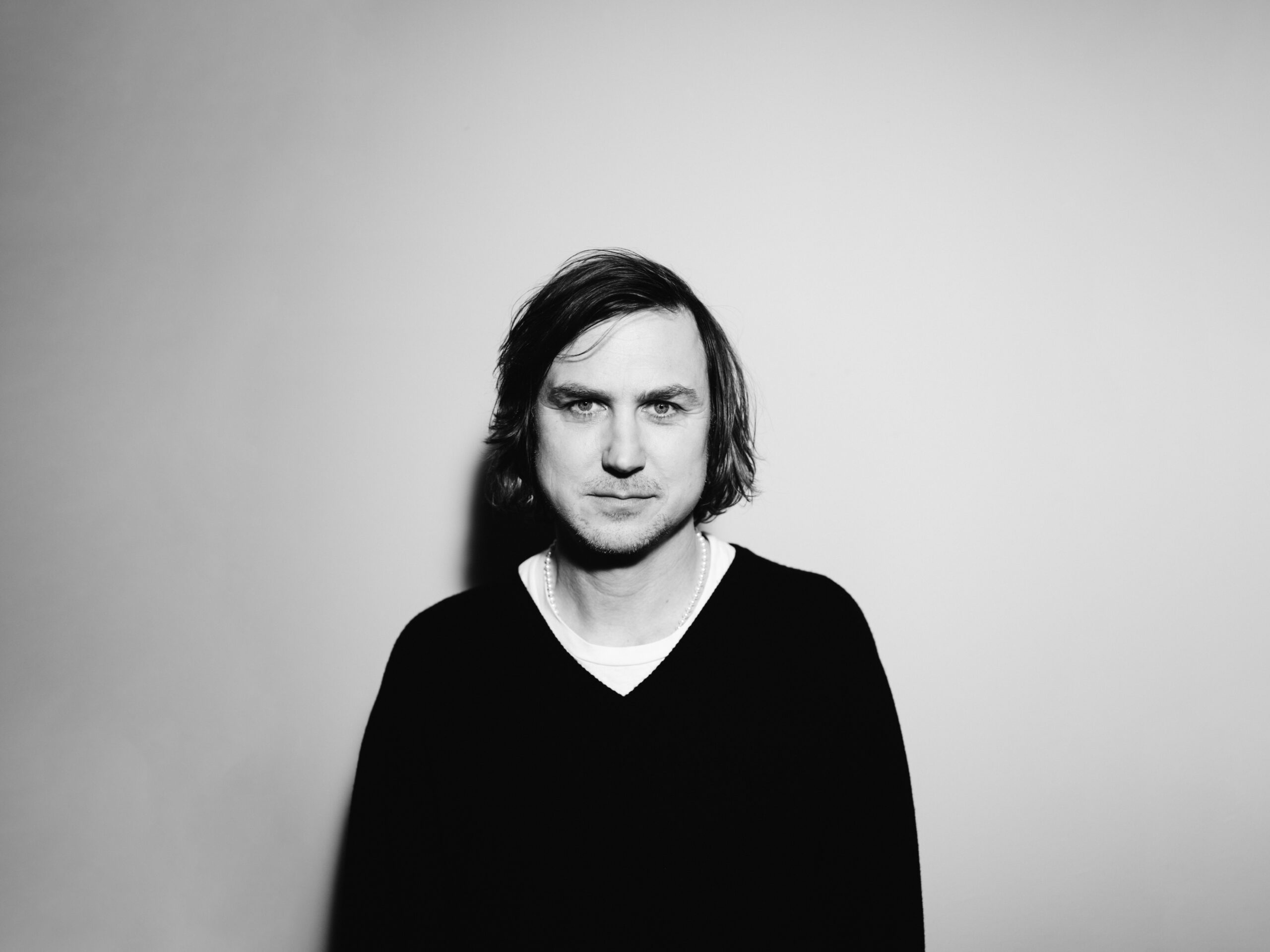 2×2 Tickets für “Lars Eidinger: Das Unvereinbare in ein Gedicht Am Schlagzeug Georg Kranz” am Freitag, 18.09.2026 um 19: 30 Uhr im Brucknerhaus Linz