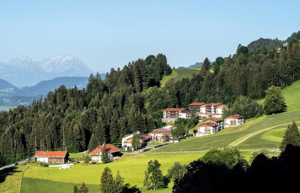 Eine Familienauszeit vor malerischer Bergkulisse im Allgäu